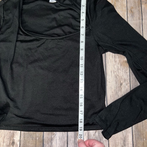 Mood Brand long sleeve open neck crop top, size XL - Picture 6 of 8